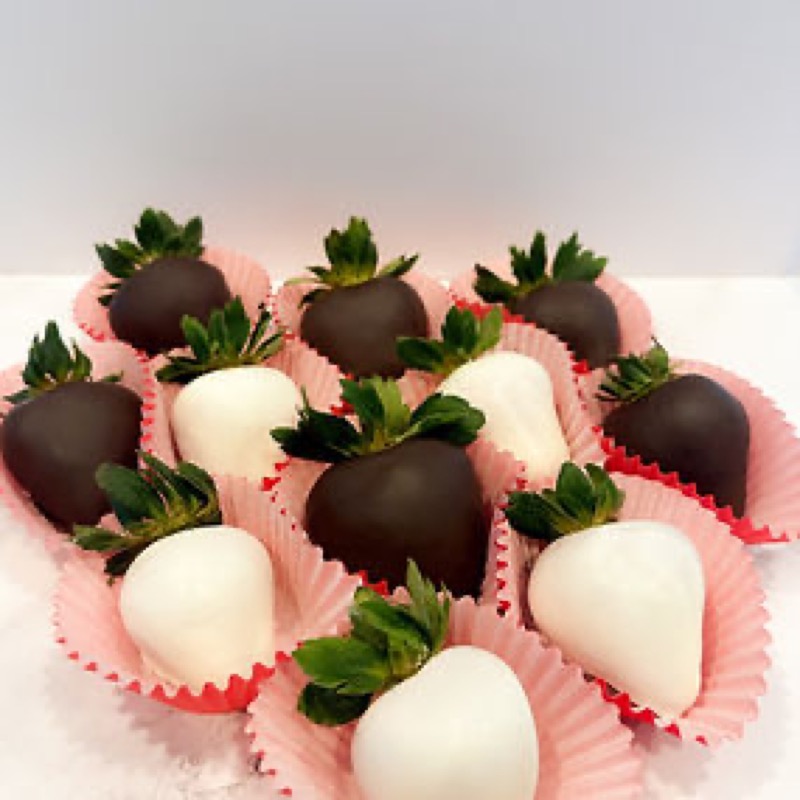 Valentine's Day Chocolate Covered Strawberries